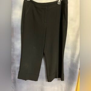 St. John cropped straight leg black pants with cuff size 6.